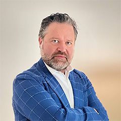 Dr. Ivan Lendaro